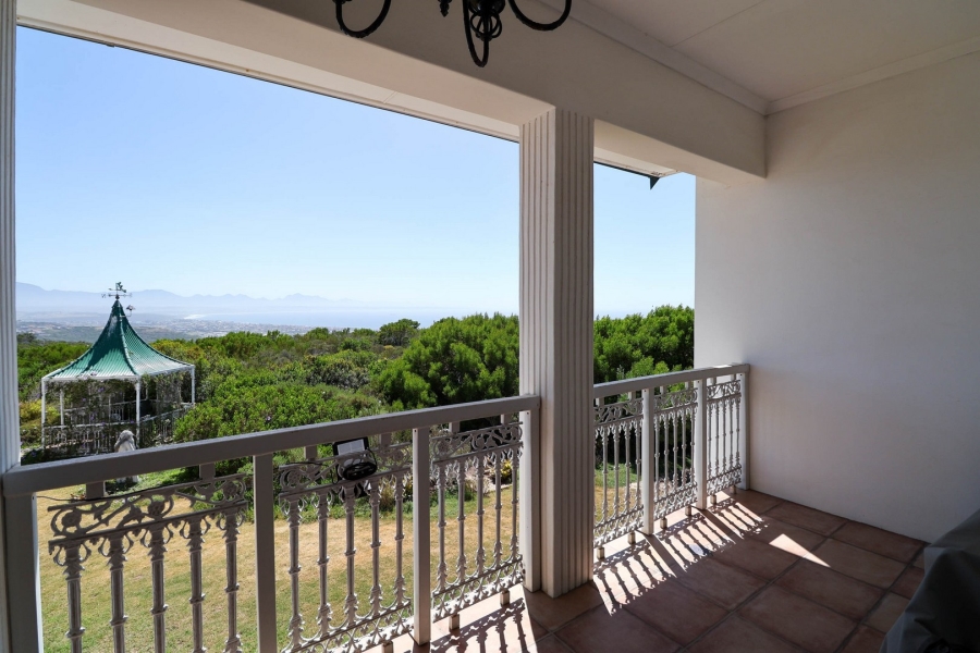 10 Bedroom Property for Sale in Aalwyndal Western Cape